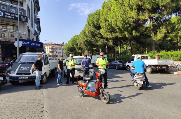 Nazilli'de hafif ticari aracın çarptığı elektrikli bisiklet sürücüsü yaralandı