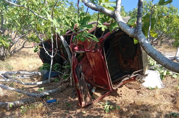 Aydın'da uçuruma yuvarlanan otomobilin sürücüsü öldü, eşi yaralandı