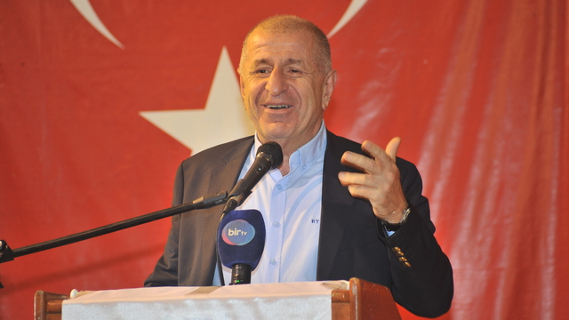 Zafer Partisi Genel Başkanı Özdağ, İzmir'de partililerle bir araya geldi