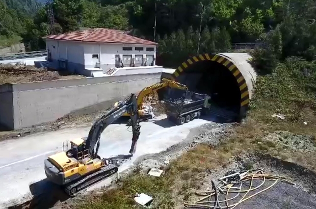 Bolu Dağı Tüneli'ndeki çalışma, planlanan tarihten 12 gün önce tamamlandı