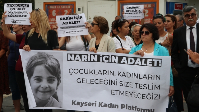 Kayseri'de kadın platformu üyeleri Narin Güran'ın öldürülmesini protesto etti