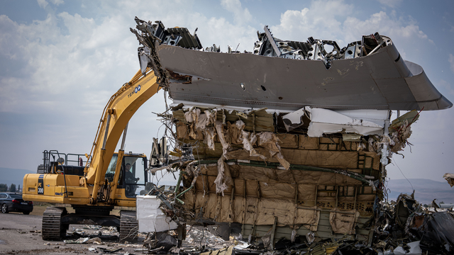 Erzurum'daki "misafir Gürcistan uçağı" parçalanarak hurdaya ayrıldı