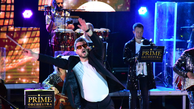 Ukraynalı müzik grubu, savaştan etkilenenlere destek için Antalya'da konser verdi