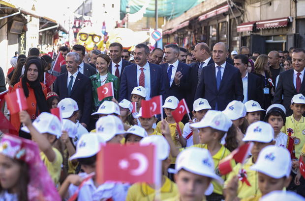 Bakan Tekin'den eğitim kalitesi için aile vurgusu: