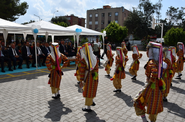 Adana'da İlköğretim Haftası törenlerle kutlandı