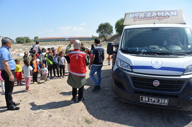 Kahramankazan'da mevsimlik tarım işçilerine gıda ve kıyafet yardımı yapıldı