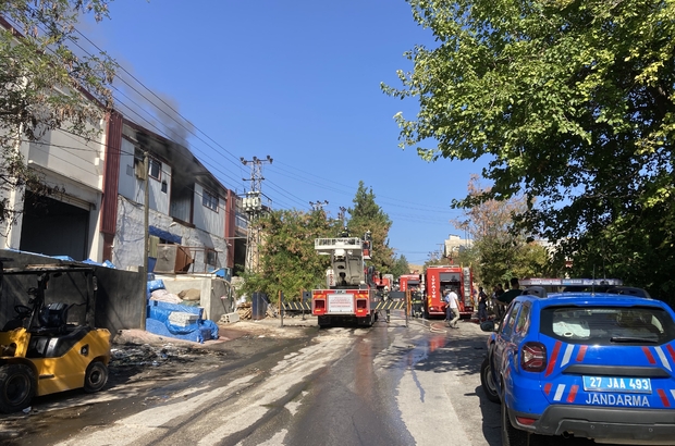 Gaziantep'te yatak fabrikasında çıkan yangın söndürüldü