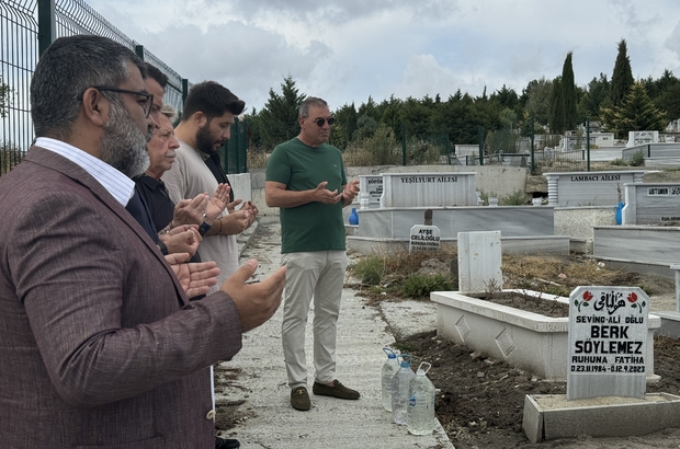 TRT Haber kameramanı Berk Söylemez vefatının birinci yılında kabri başında anıldı