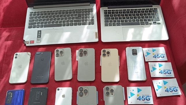 Çağrı merkezi aracılığıyla dolandırıcılık yaptıkları iddiasıyla yakalanan 5 zanlıdan 2'si tutuklandı