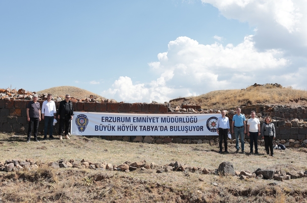 Erzurum'da 140 polis, tarihi Büyük Höyük Tabyası'nda "mıntıka" temizliği yaptı