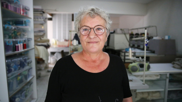 Nakıştan kazandığı parayla çocuklarını büyüttü, iş sahibi oldu