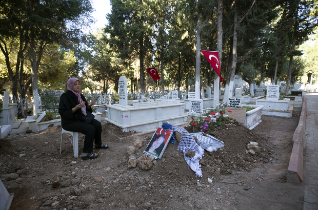 İsrail askerlerince katledilen Eygi'nin mezarına ziyaretler sürüyor