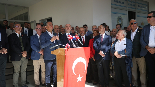 CHP Genel Başkanı Özgür Özel, Avşa Adası'nda konuştu: