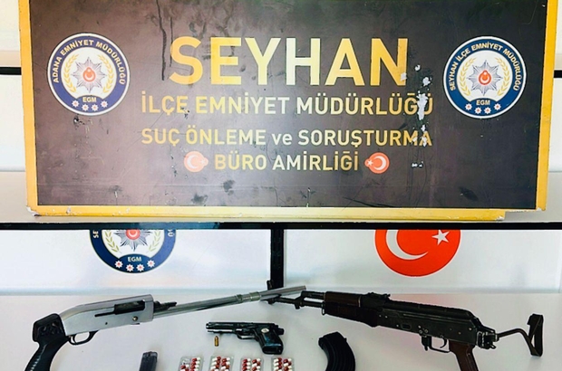 Adana'da silah ve uyuşturucu ele geçirilmesiyle ilgili 2 zanlı tutuklandı