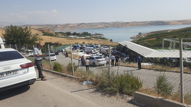 Adıyaman'da şarampole devrilen araçtaki 2 kişi öldü