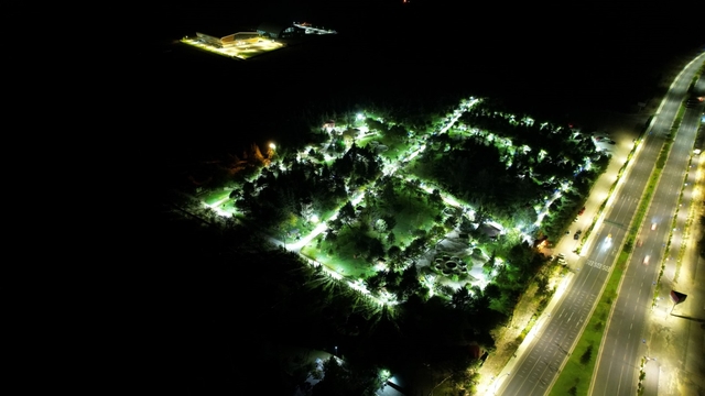 Niğde Atatürk Şehir Ormanı'na modern aydınlatma sistemi yapıldı