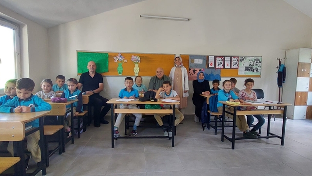 Gümüşhacıköy Milli Eğitim Müdürü Gültekin köy okullarını ziyaret etti