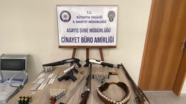 Kütahya'da silahlı fotoğraf paylaşımlarına 10 gözaltı