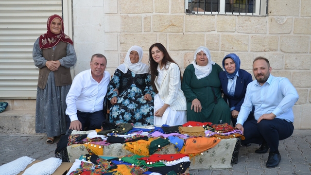 AK Parti İstanbul Milletvekili Nilhan Ayan, Midyat'ta temaslarda bulundu