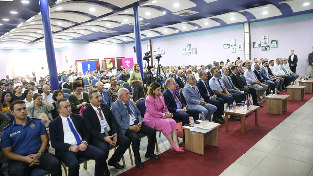 Mersin'de Uluslararası Eğitimde ve Kültürde Akademik Çalışmalar Sempozyumu düzenlendi