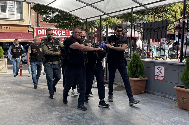 Eskişehir'de asker eğlencesinde polise mukavemet eden 4 şüpheli yakalandı