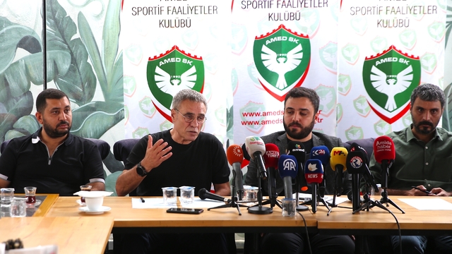 Amed Sportif Faaliyetler Teknik Direktörü Ersun Yanal, gazetecilerle buluştu