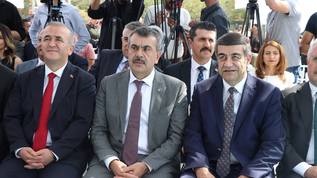 Milli Eğitim Bakanı Tekin, Elazığ'da İbrahim Taşel Ortaokulu'nun açılışında konuştu:
