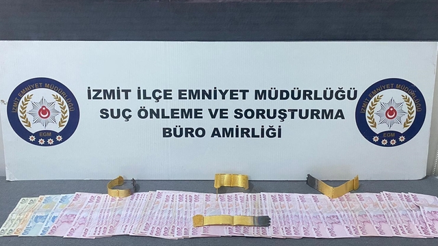 Kocaeli'de sahte altınla kuyumcuları dolandırdığı öne sürülen 2 şüpheli yakalandı