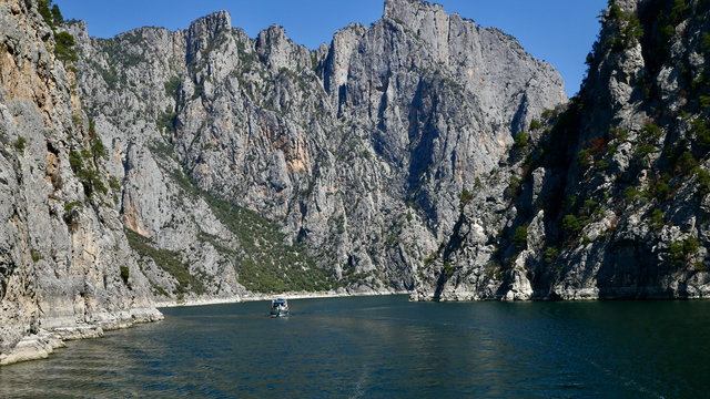 Şahinkaya Kanyonu yaz sezonunda yaklaşık 100 bin ziyaretçi ağırladı