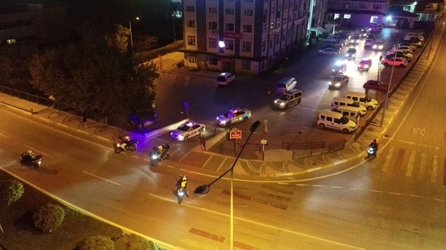 Balıkesir'de polis denetiminde 32 sürücüye "gürültü" cezası uygulandı