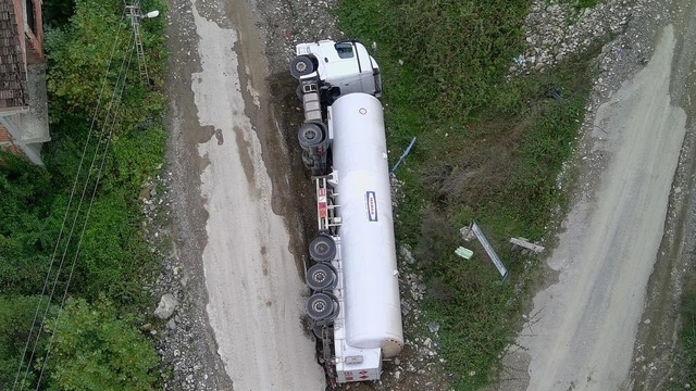 Türkeli'de LNG yüklü tanker devrildi