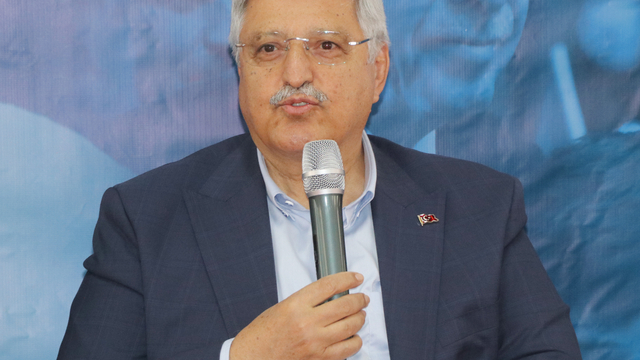 AK Parti'li Demiröz: İzmir'de balıklar bile hava alamıyor