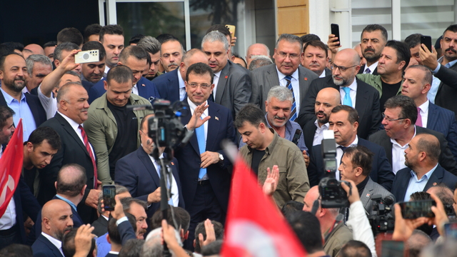 İBB Başkanı İmamoğlu: Bu memleketin liyakate, adalete çok ihtiyacı var (2)