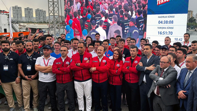 Selçuk Bayraktar Mersin'de gençlerle buluştu (2)