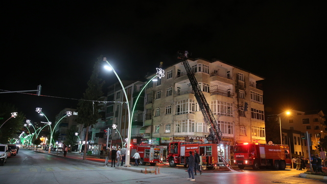 Tokat'ta yangın çıkan apartmanda hasar oluştu