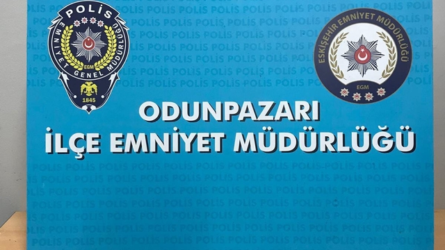 Eskişehir'de cep telefonu hırsızlığı şüphelisi 3 kişi tutuklandı