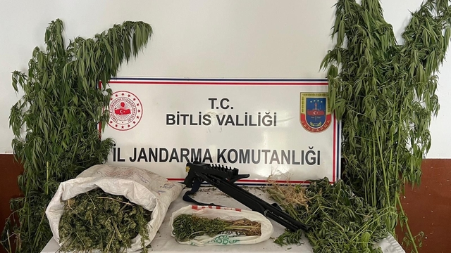 Bitlis'te uyuşturucu operasyonunda 3 gözaltı