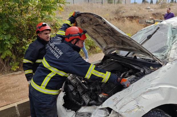 Bilecik'te devrilen araçtaki 4 kişi yaralandı