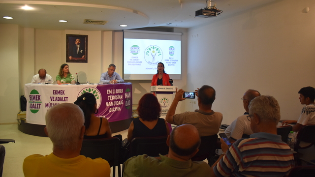 DEM Parti Eş Genel Başkanı Hatimoğulları, Adana'da emeklilerle bir araya geldi