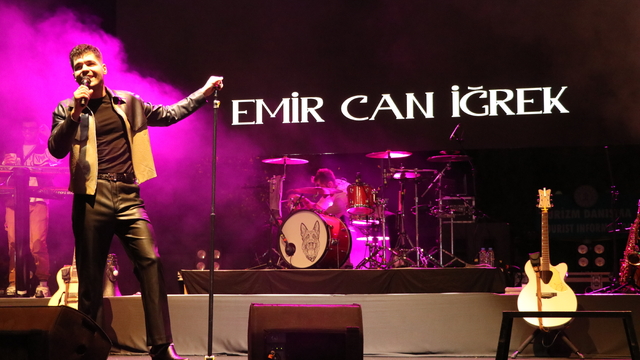 Emir Can İğrek, Tekirdağ'da konser verdi
