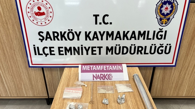 Tekirdağ'da evinde uyuşturucu ele geçirilen 2 zanlı tutuklandı