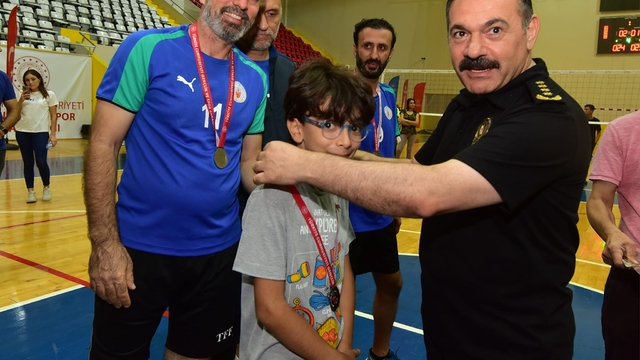 Osmaniye'de düzenlenen voleybol turnuvası sona erdi
