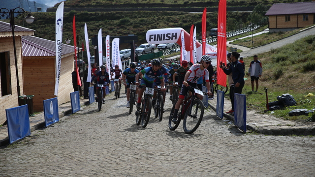 Rize'de Uluslararası MTB Cup Dağ Bisikleti Yarışları yapıldı