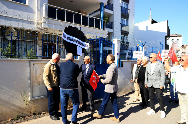 Edirne'de Yunanistan Konsolosluğu önüne siyah çelenk bırakıldı