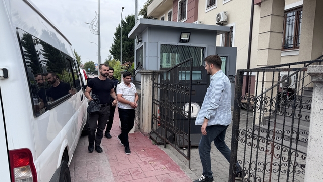 Sakarya'da 10 düzensiz göçmen yakalandı