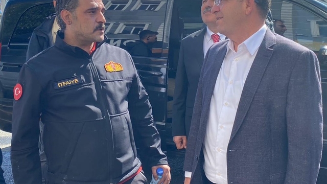 Kars'ta 7 katlı otelde yangın (2)