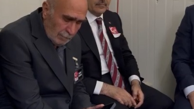 Bakan Yerlikaya'dan şehit ailesine başsağlığı
