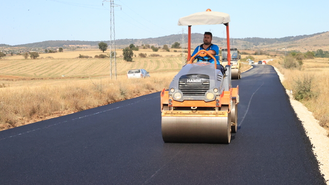 Edirne Valisi Sezer, yol yapım çalışmalarını inceledi: