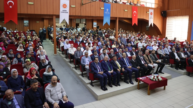 Samsun'da "Peygamberimiz ve şahsiyet inşası" konferansı düzenlendi