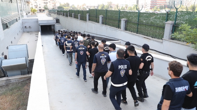 Mersin'de yasa dışı bahis operasyonunda 18 zanlı tutuklandı